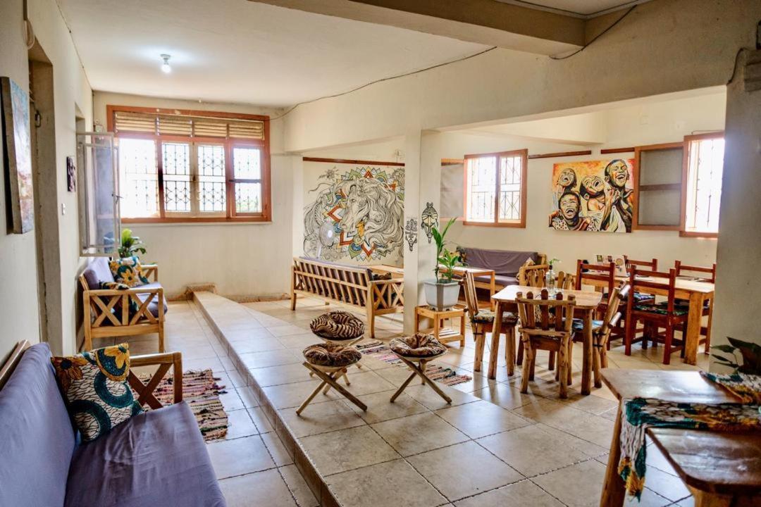 Hostel The Five Horsemen Kampala Zewnętrze zdjęcie