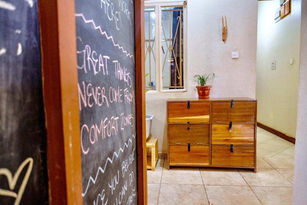 Hostel The Five Horsemen Kampala Zewnętrze zdjęcie