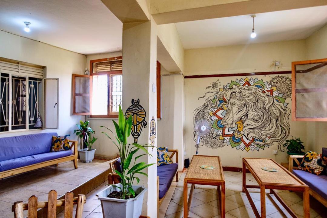 Hostel The Five Horsemen Kampala Zewnętrze zdjęcie