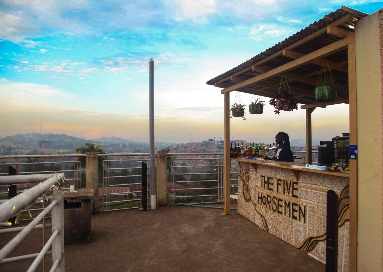 Hostel The Five Horsemen Kampala Zewnętrze zdjęcie